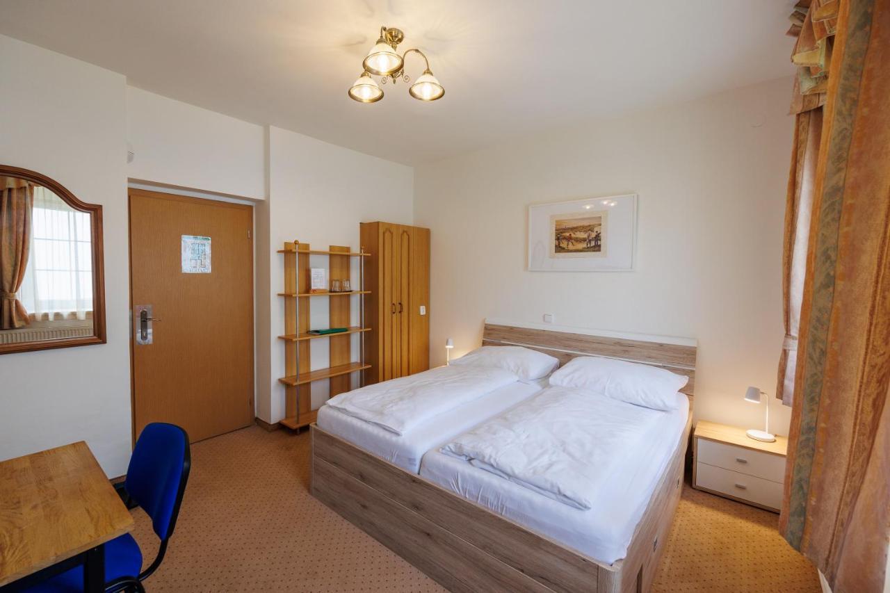 Pension U Golfu Cihelny Karlovy Vary Ngoại thất bức ảnh