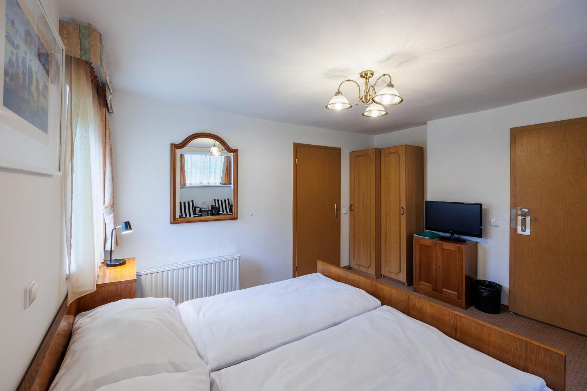 Pension U Golfu Cihelny Karlovy Vary Ngoại thất bức ảnh